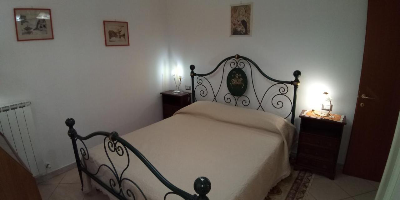 App Con Giardino Porticato Di Uso Esclusivo Solo Per Le Famiglie Apartment San Benedetto del Tronto Bagian luar foto