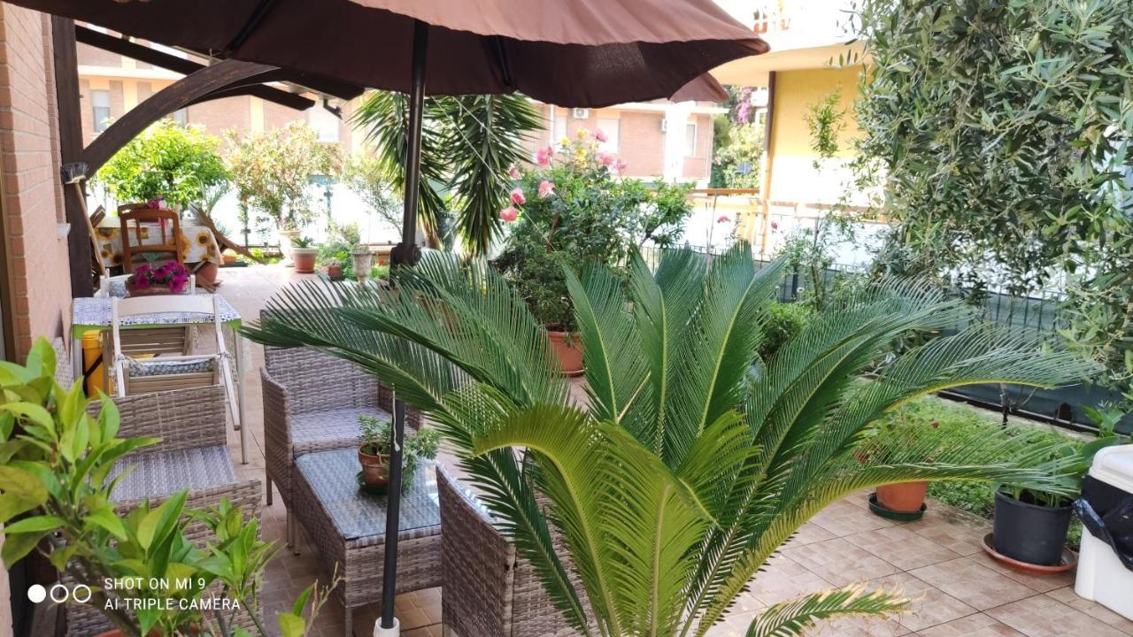 App Con Giardino Porticato Di Uso Esclusivo Solo Per Le Famiglie Apartment San Benedetto del Tronto Bagian luar foto