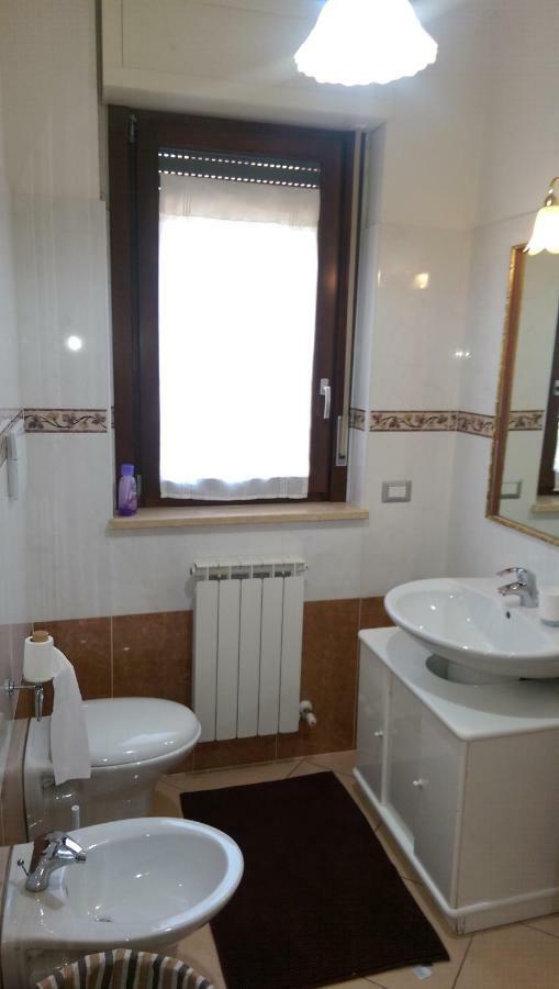App Con Giardino Porticato Di Uso Esclusivo Solo Per Le Famiglie Apartment San Benedetto del Tronto Bagian luar foto