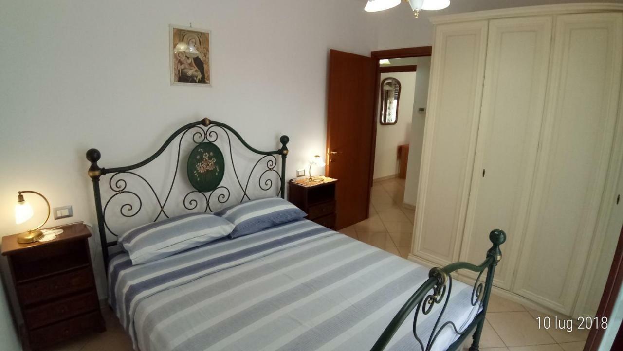 App Con Giardino Porticato Di Uso Esclusivo Solo Per Le Famiglie Apartment San Benedetto del Tronto Bagian luar foto