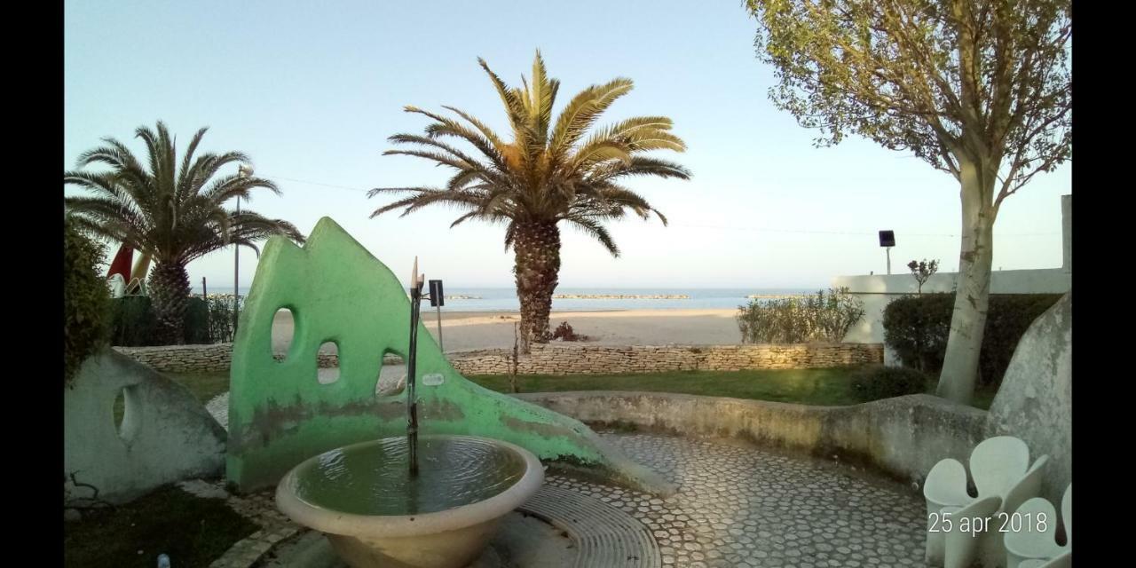 App Con Giardino Porticato Di Uso Esclusivo Solo Per Le Famiglie Apartment San Benedetto del Tronto Bagian luar foto