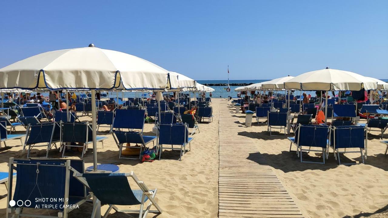 App Con Giardino Porticato Di Uso Esclusivo Solo Per Le Famiglie Apartment San Benedetto del Tronto Bagian luar foto